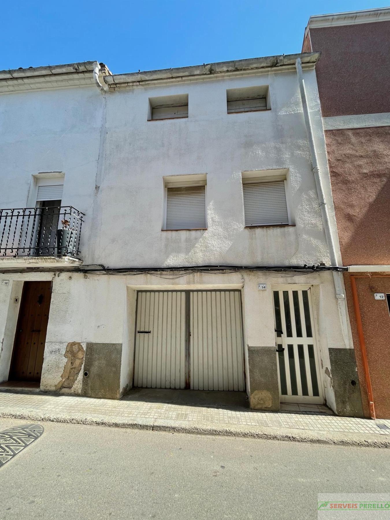 For sale of house in Bell-Lloc d Urgell