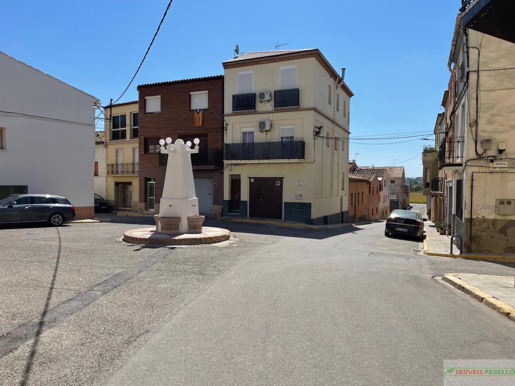 For sale of house in Bell-Lloc d Urgell