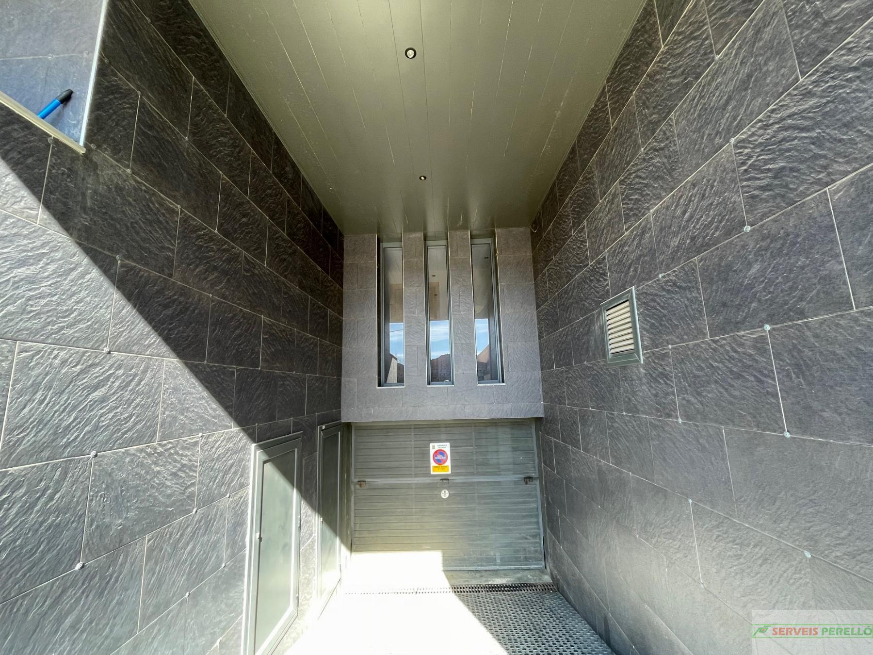 For rent of garage in Mollerussa