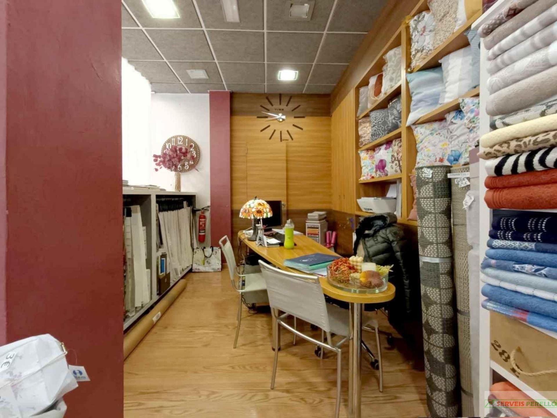 For sale of commercial in Lleida