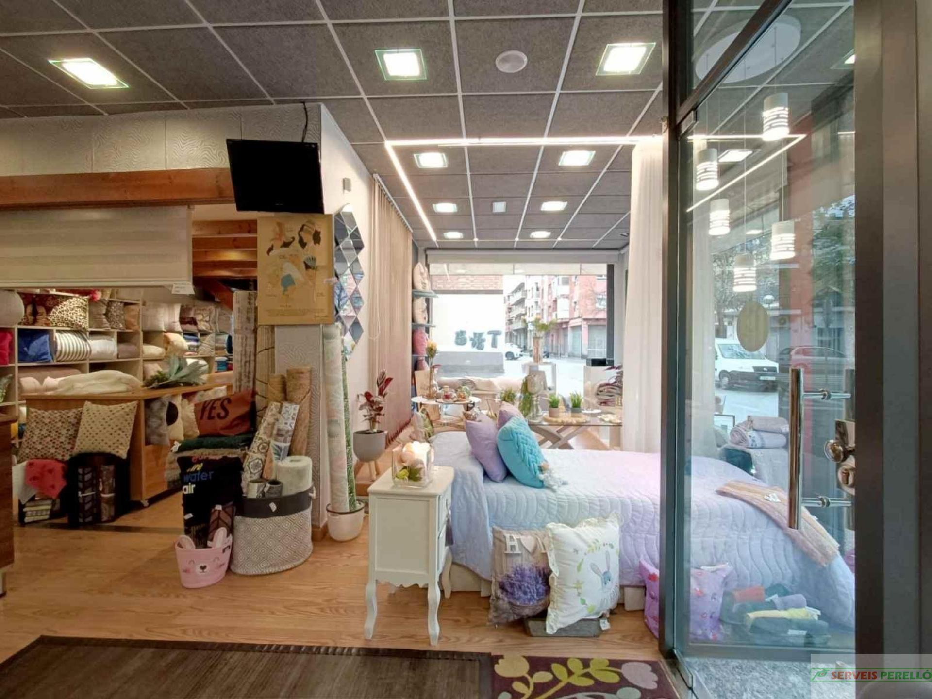 For sale of commercial in Lleida