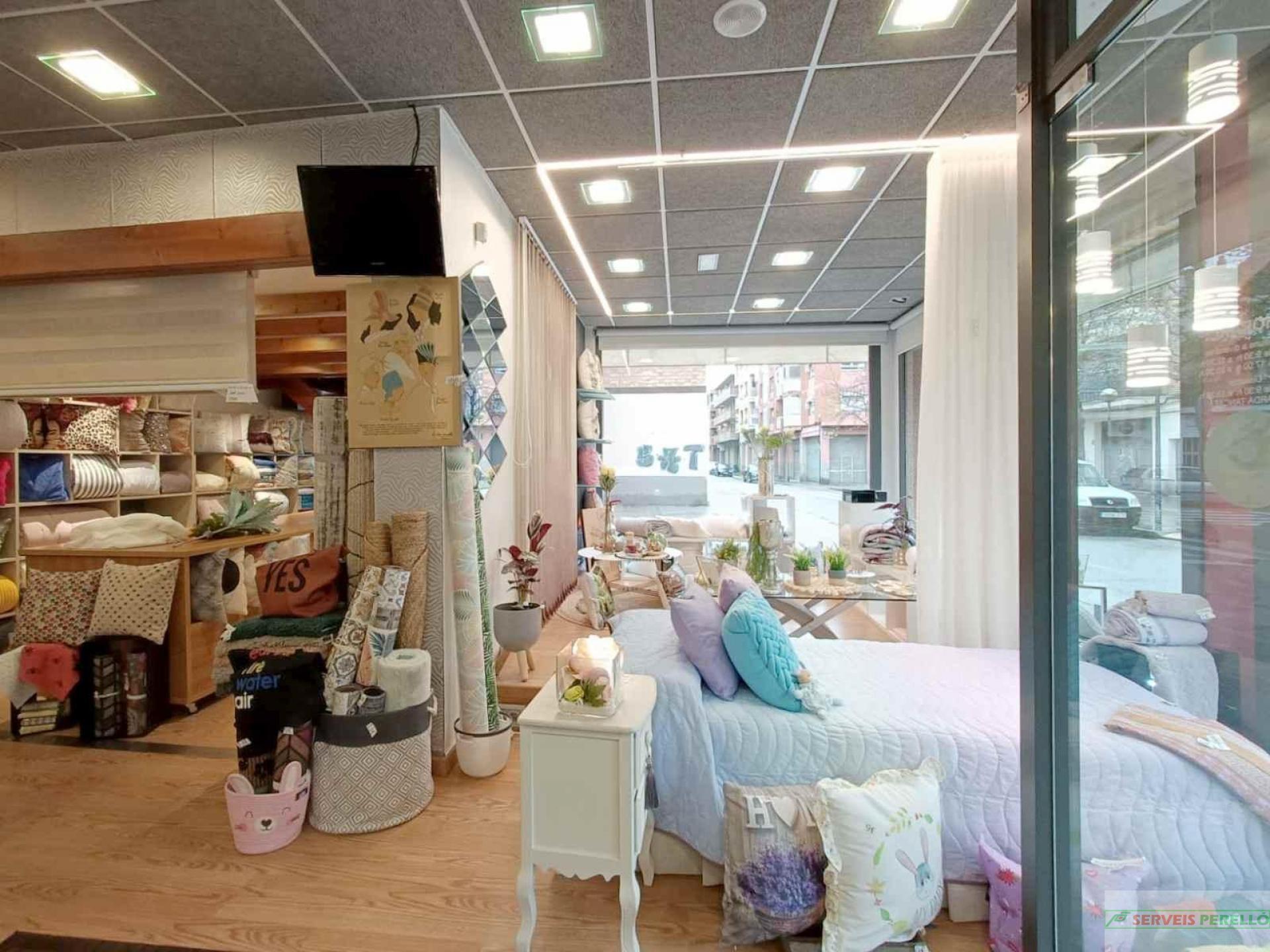 For sale of commercial in Lleida