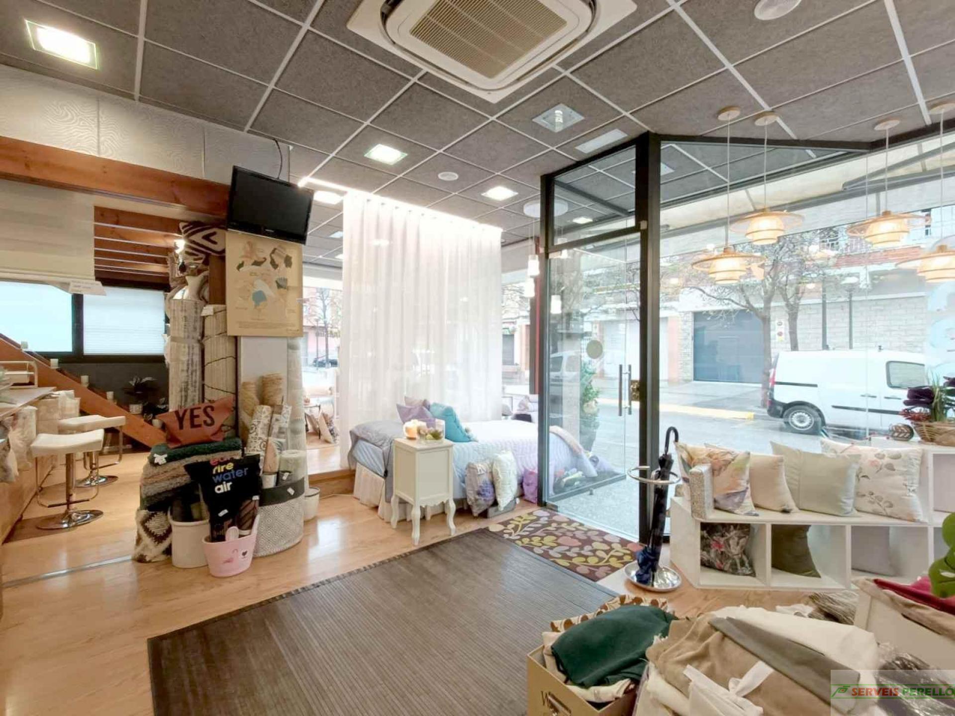 For sale of commercial in Lleida