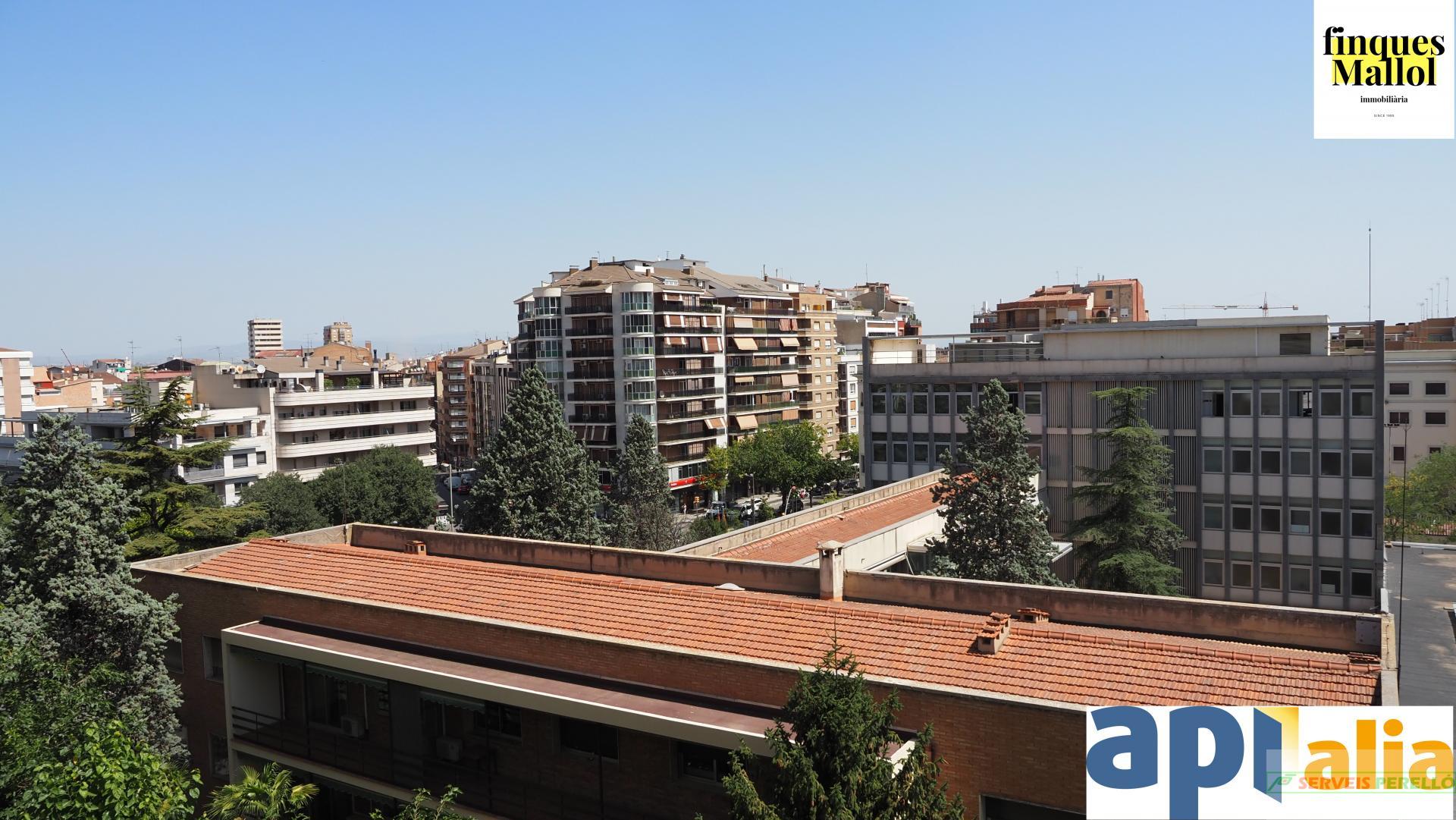 For sale of flat in Lleida