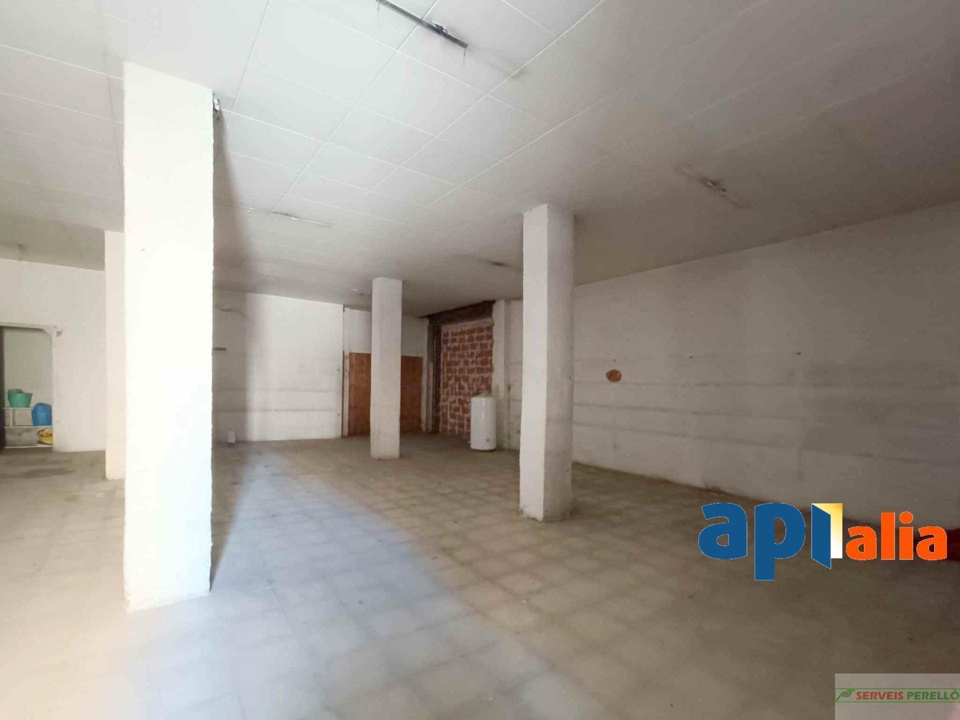 For sale of commercial in Lleida