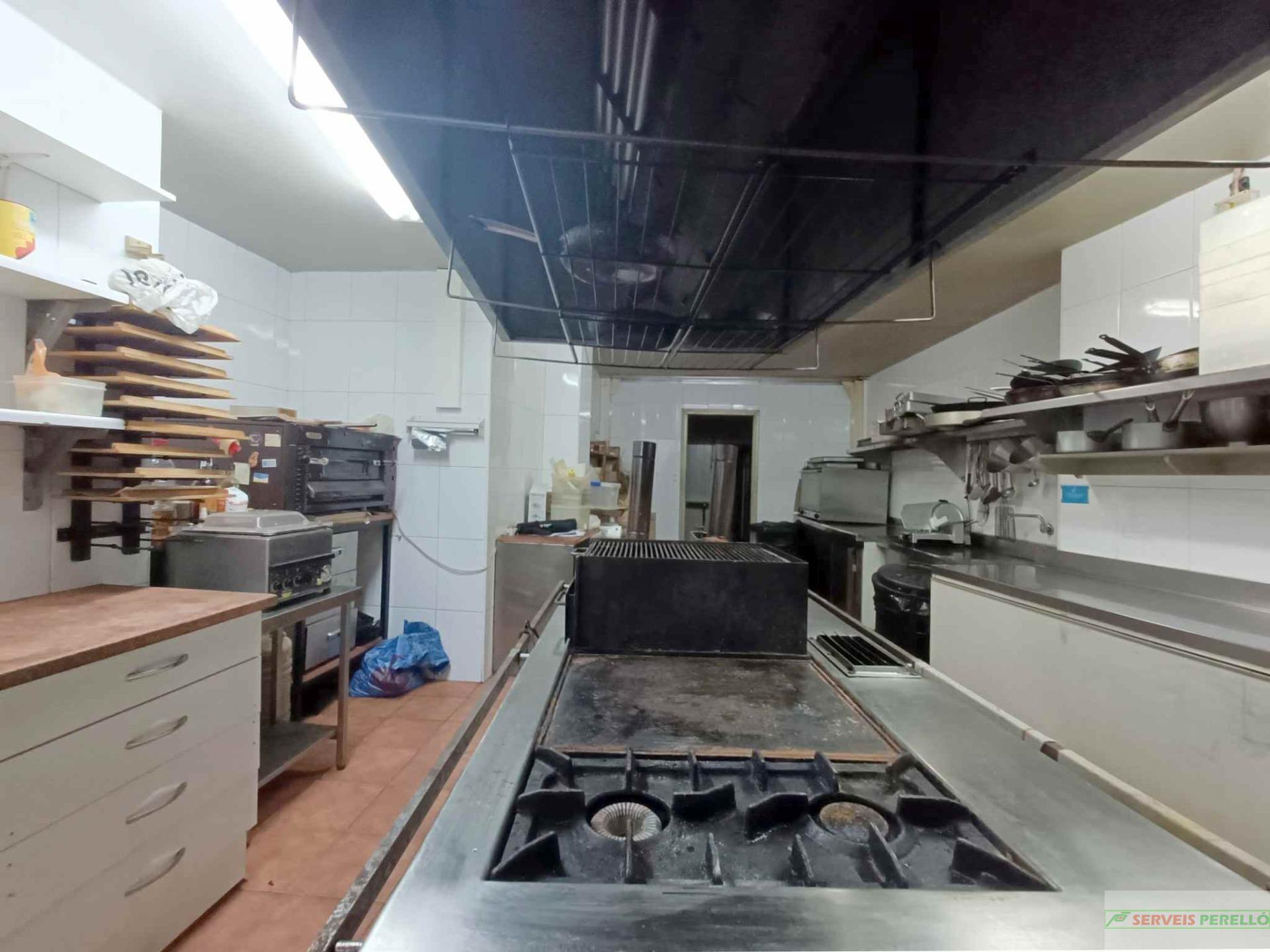 For sale of commercial in Lleida