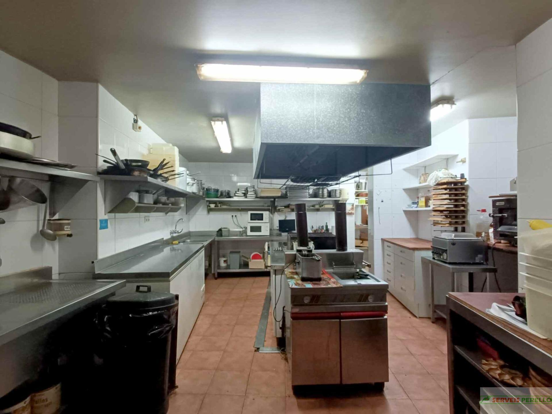 For sale of commercial in Lleida