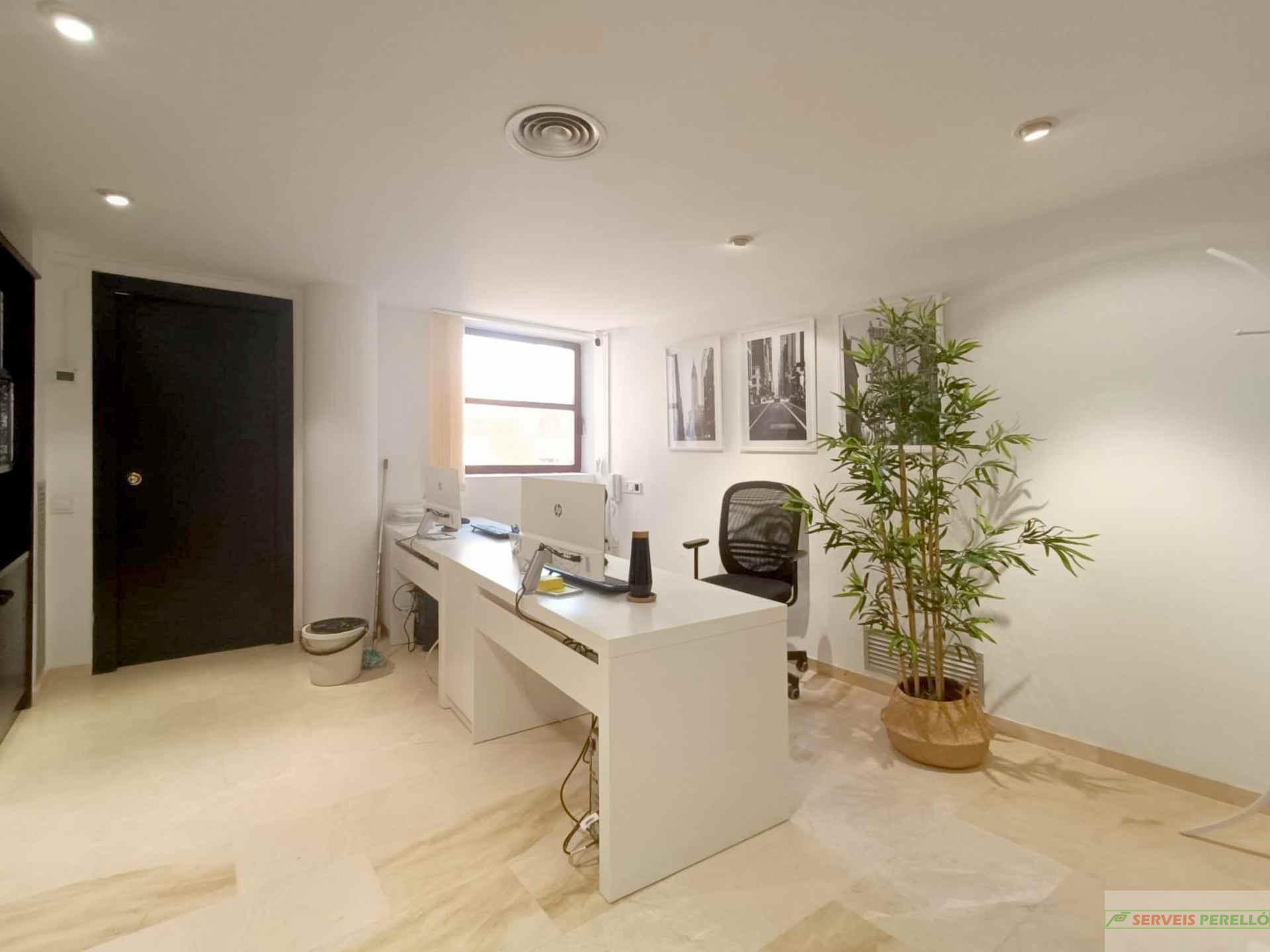 For sale of flat in Lleida