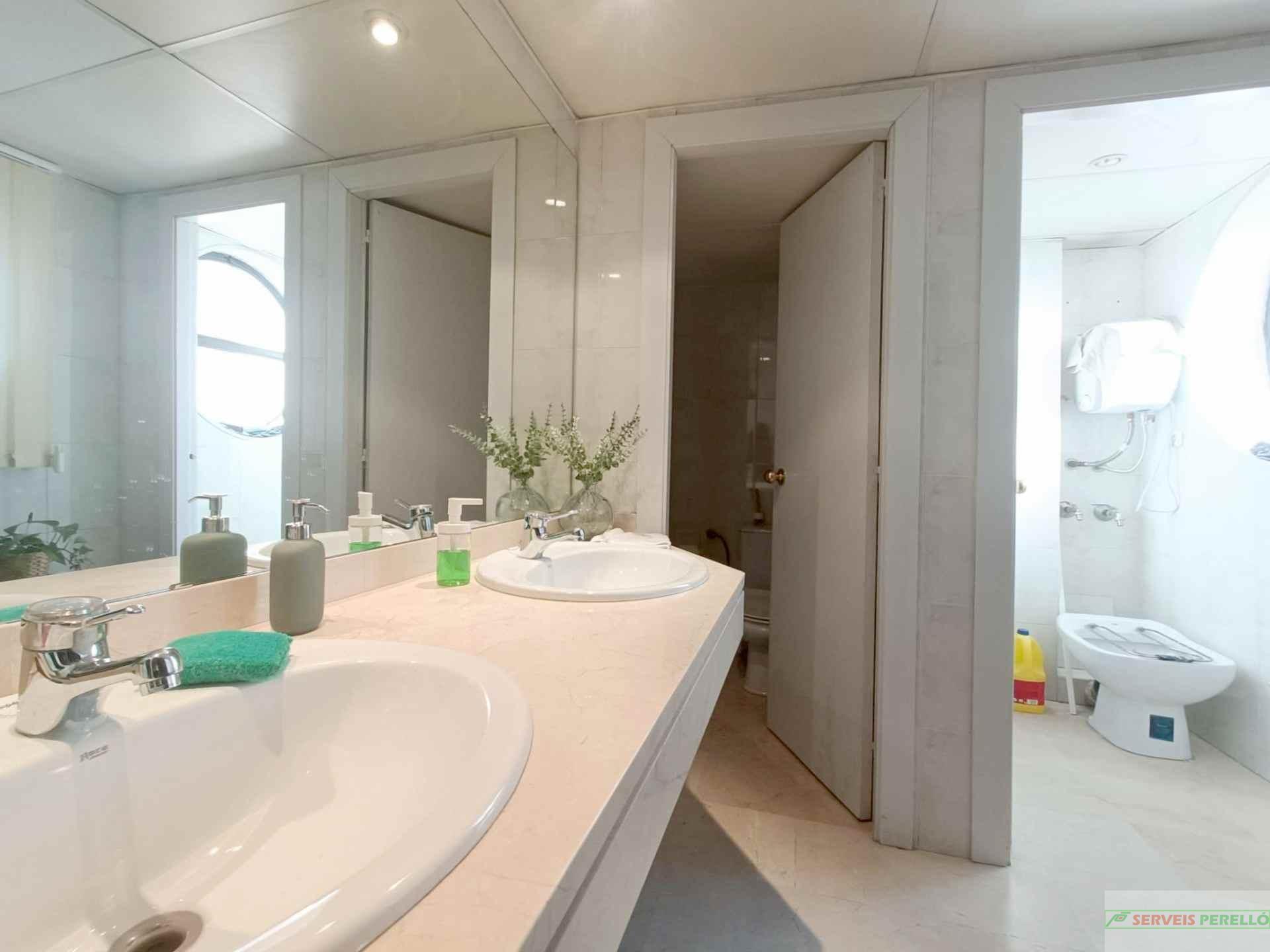 For sale of flat in Lleida