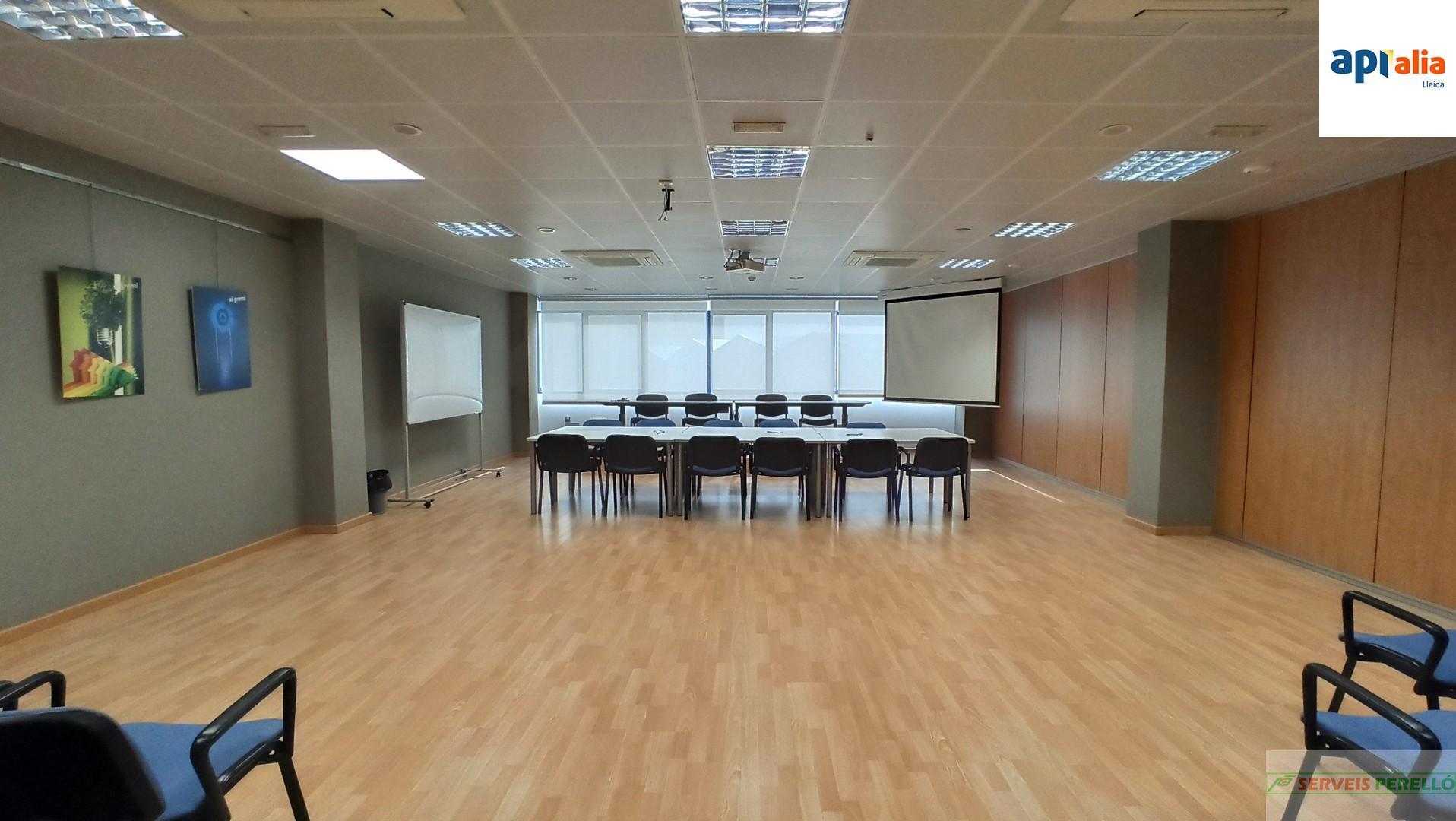 For sale of flat in Lleida