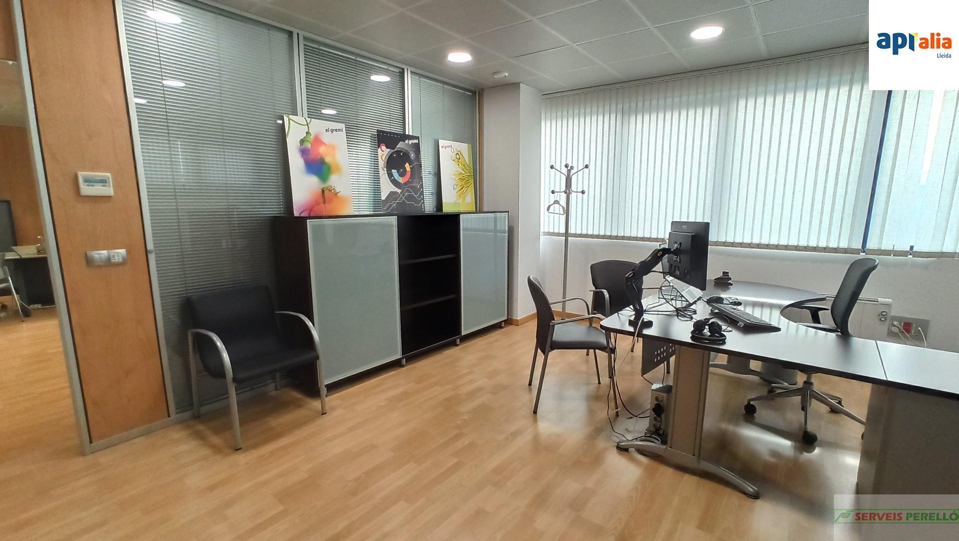 For sale of flat in Lleida