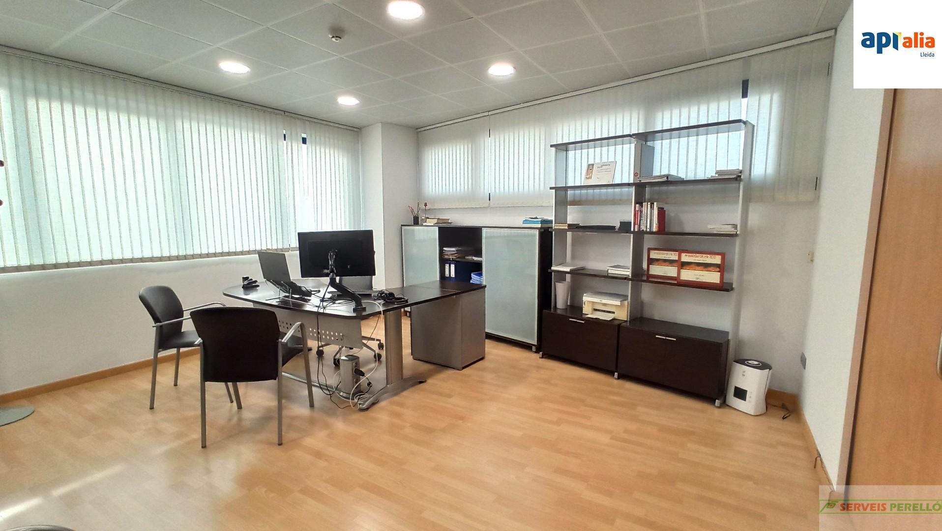 For sale of flat in Lleida