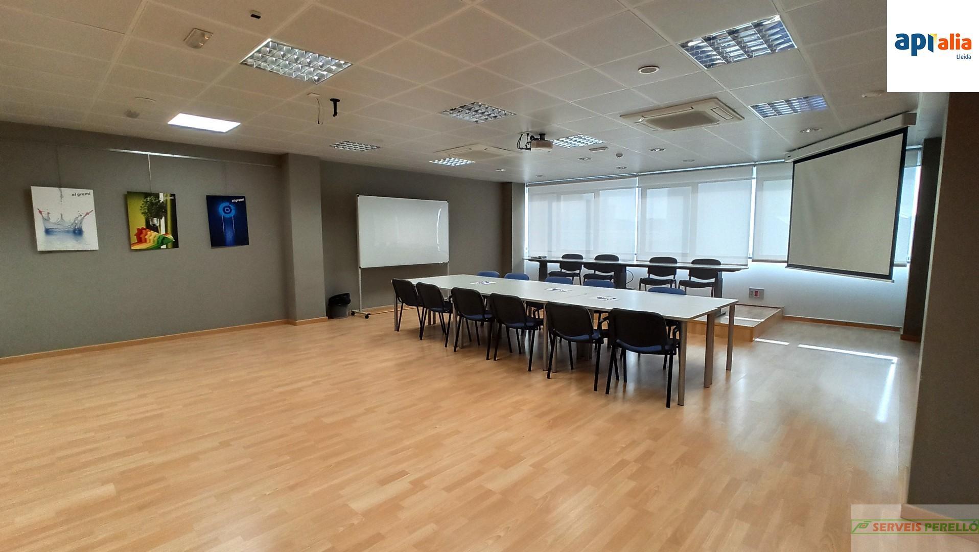 For sale of flat in Lleida
