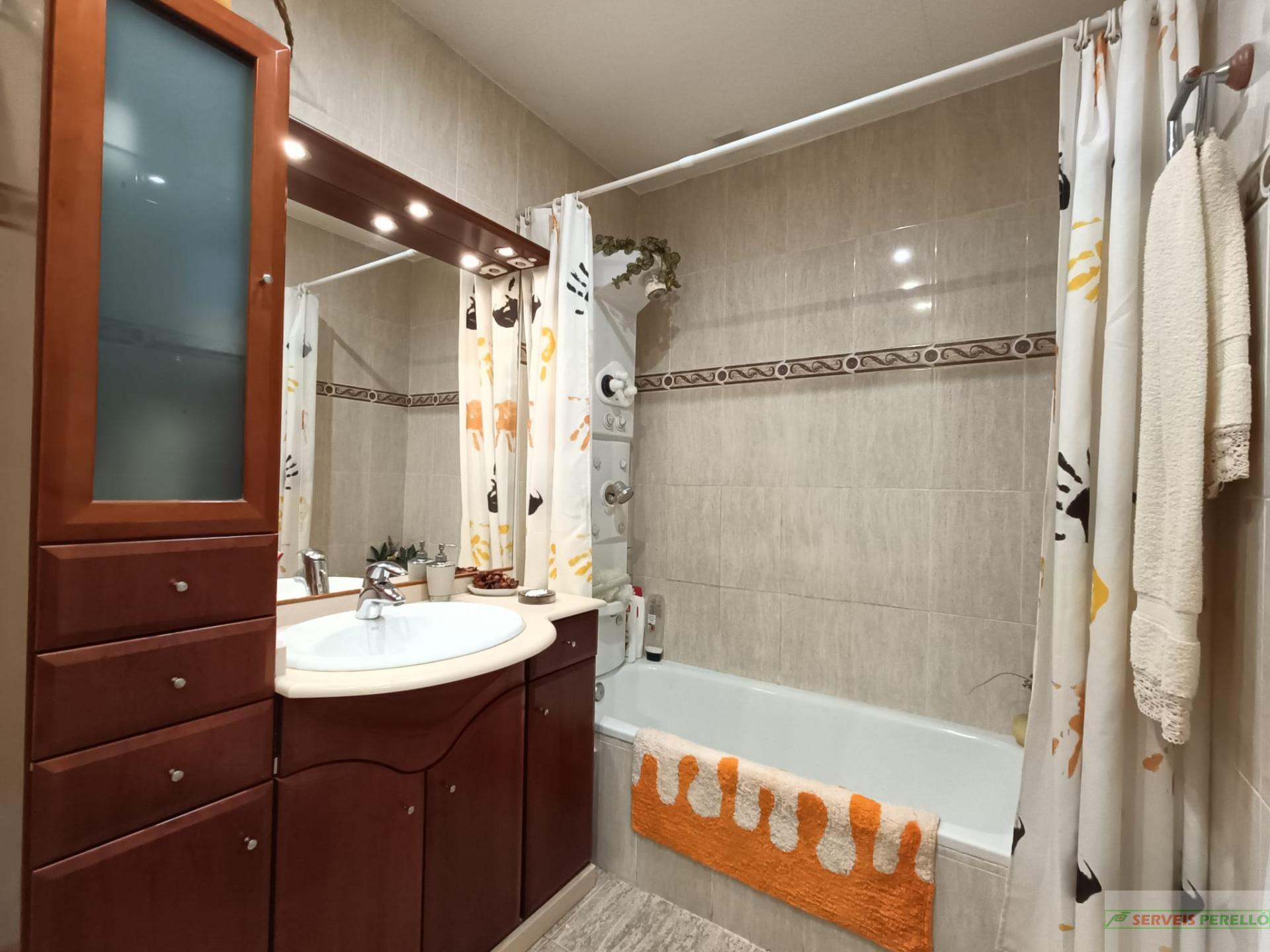 For sale of house in Artesa de Lleida