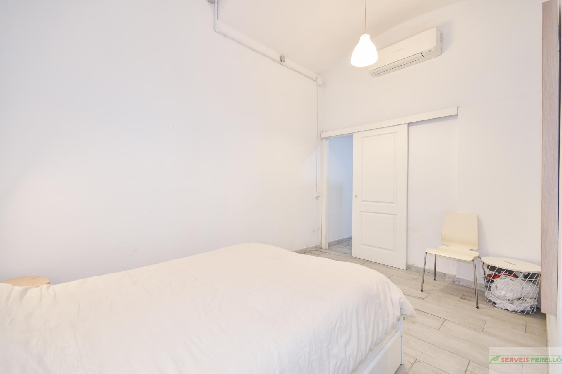 For sale of flat in Barcelona