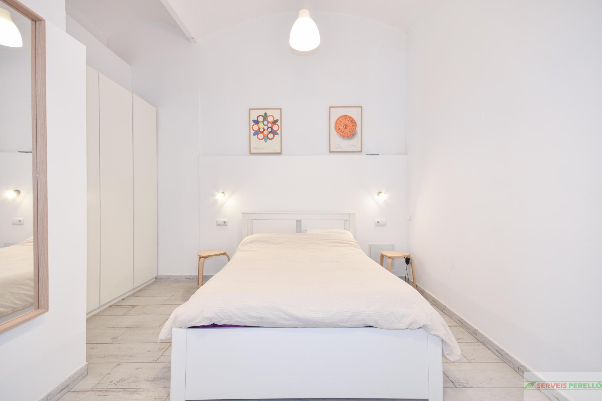 For sale of flat in Barcelona