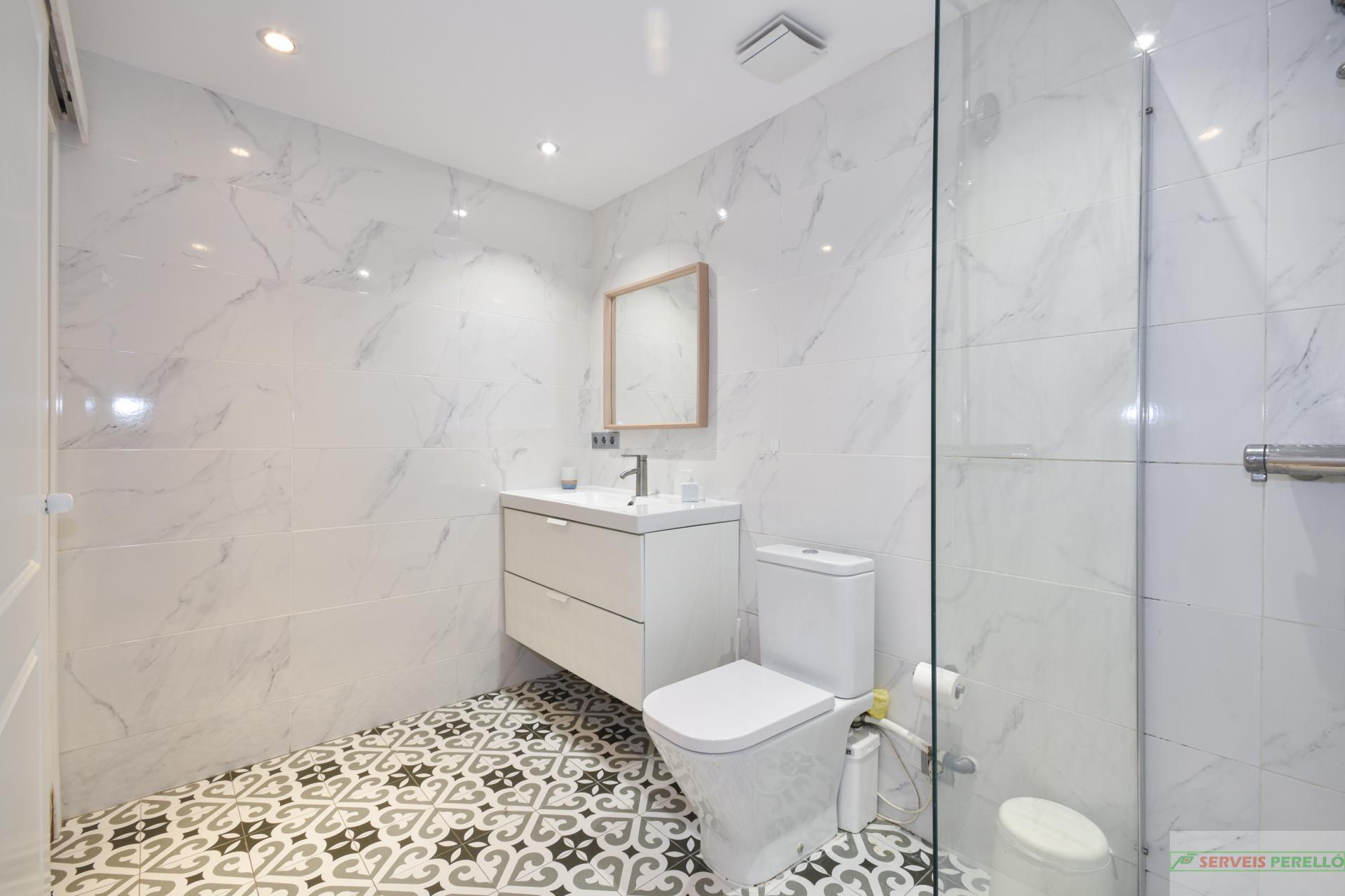 For sale of flat in Barcelona