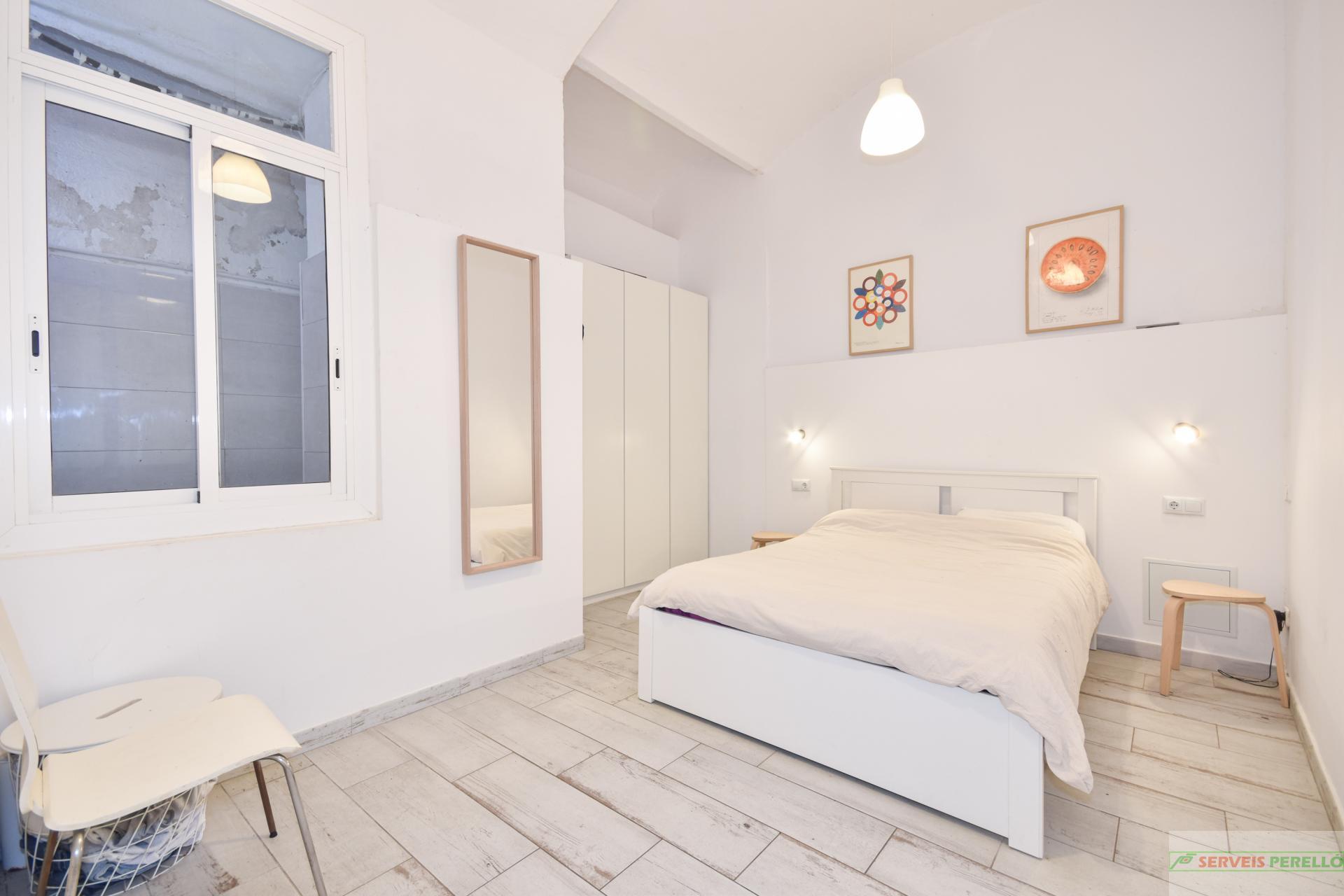 For sale of flat in Barcelona