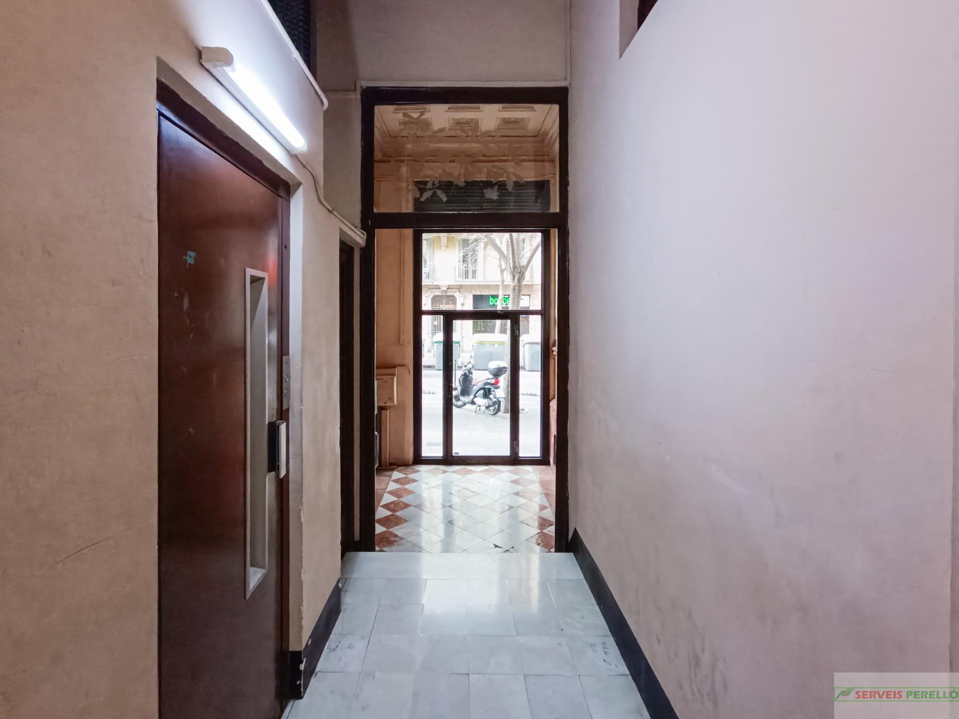 For sale of flat in Barcelona