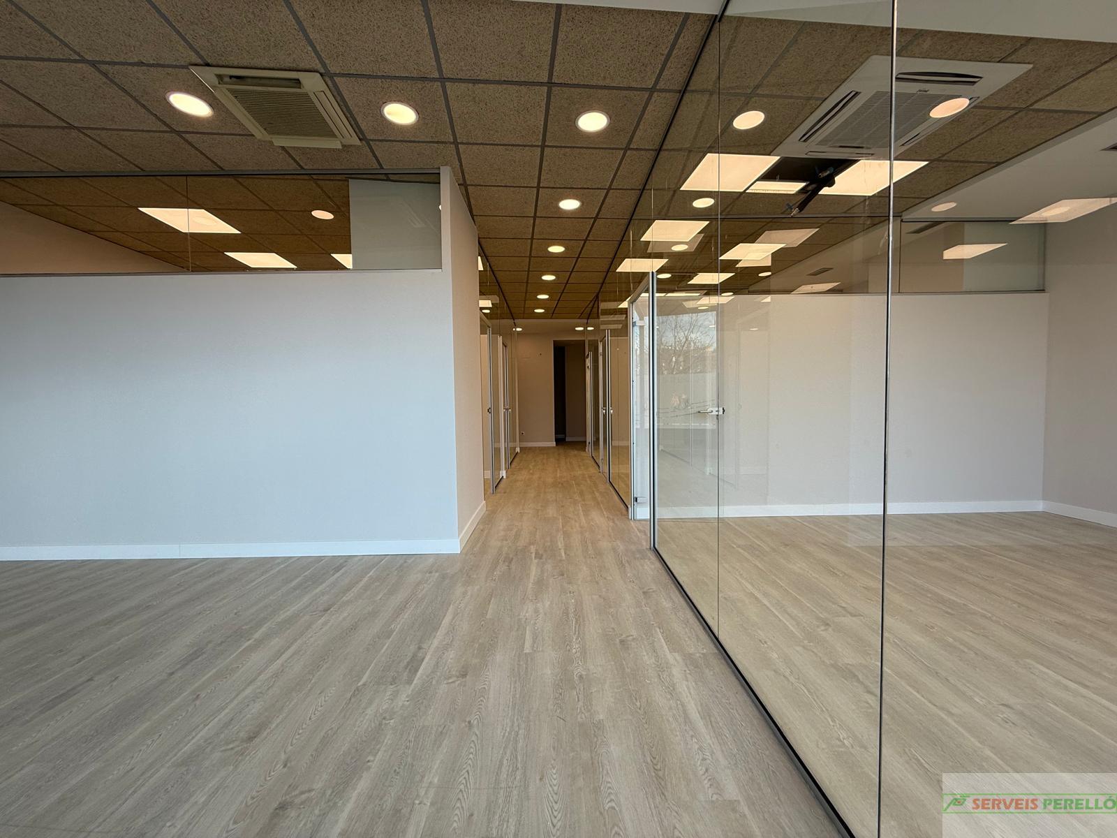For sale of commercial in Lleida