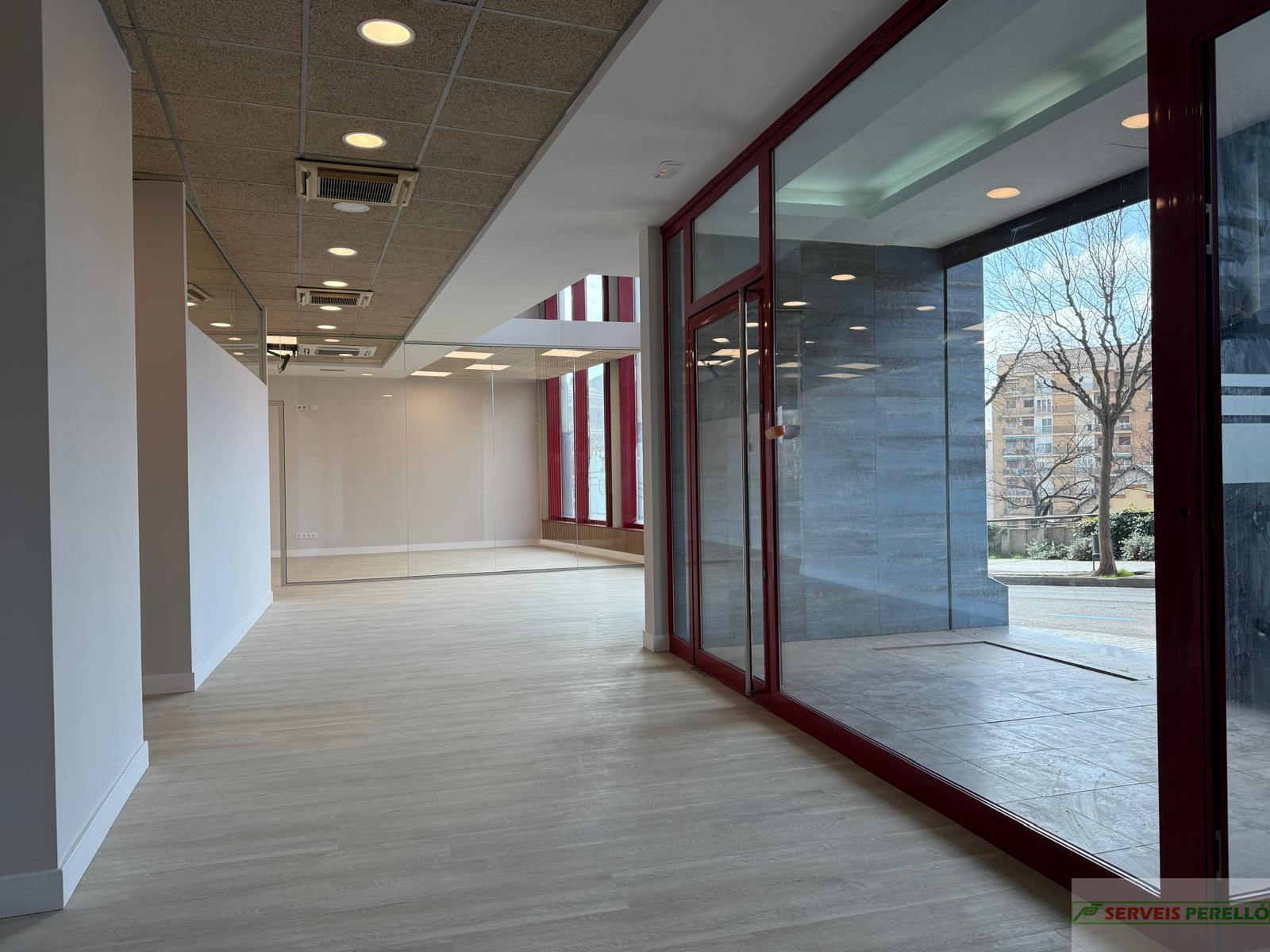 For sale of commercial in Lleida