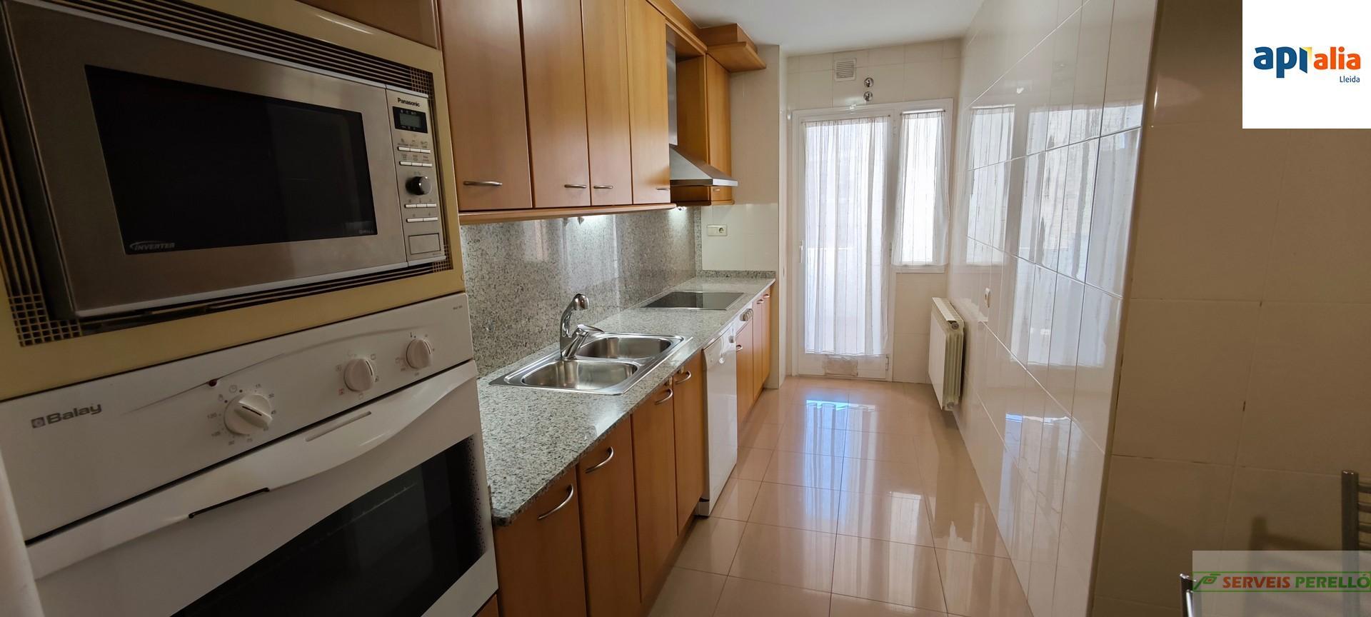 For sale of flat in Lleida
