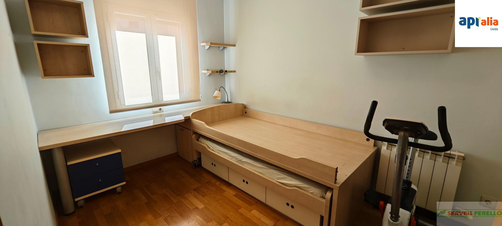 For sale of flat in Lleida