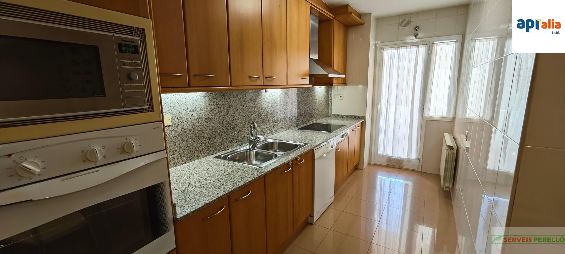 For sale of flat in Lleida