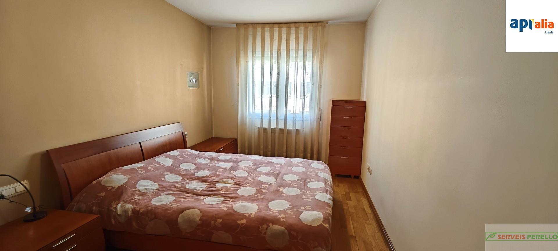 For sale of flat in Lleida