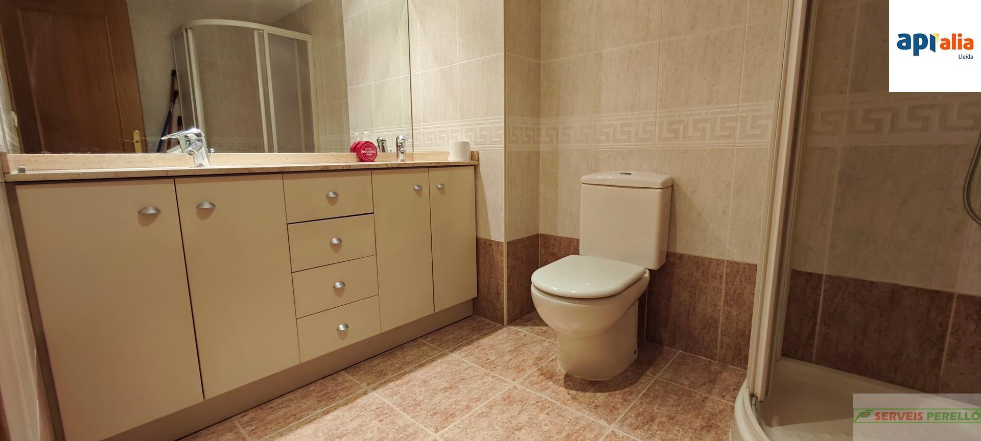 For sale of flat in Lleida