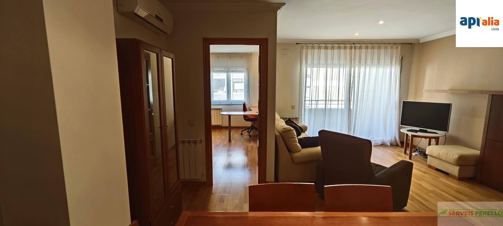 For sale of flat in Lleida