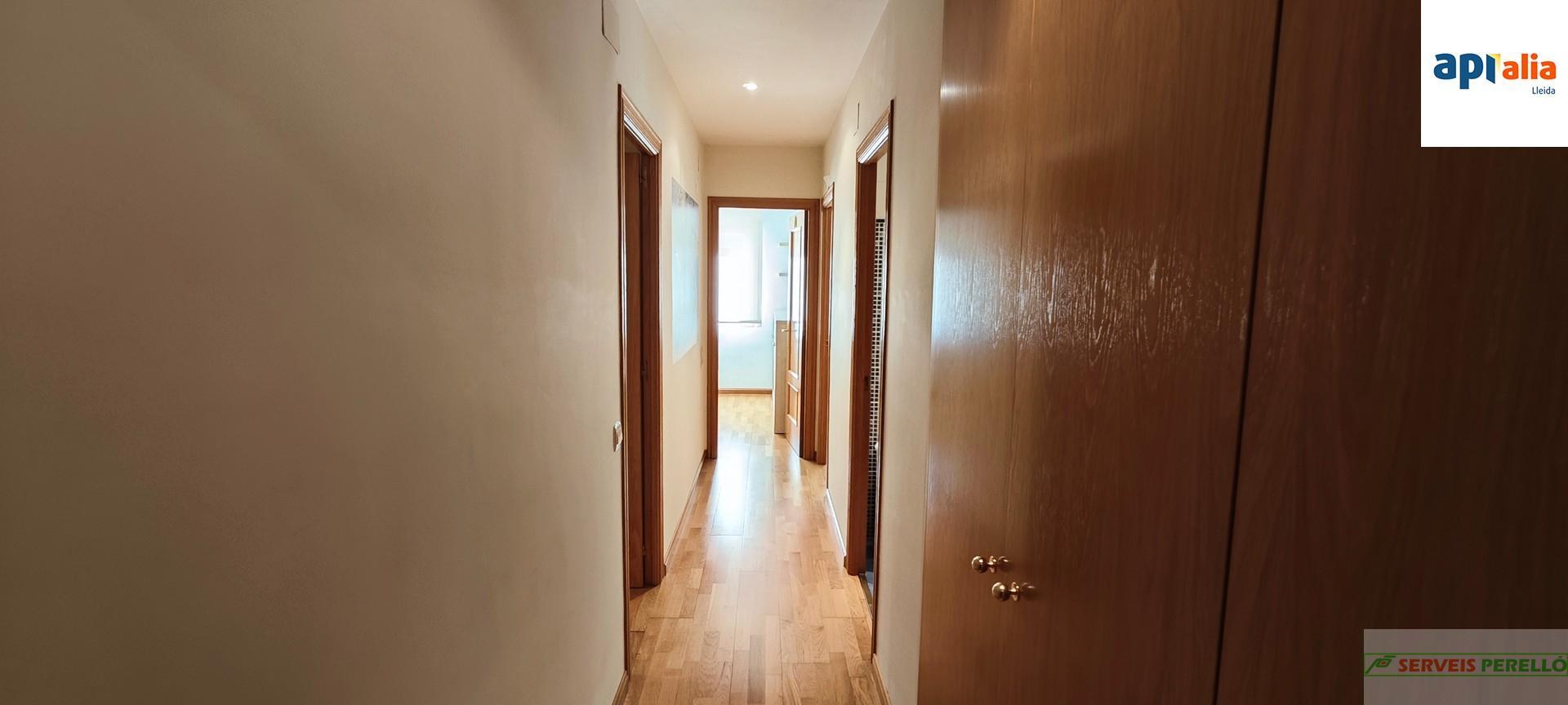 For sale of flat in Lleida