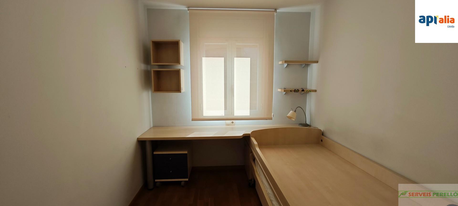 For sale of flat in Lleida