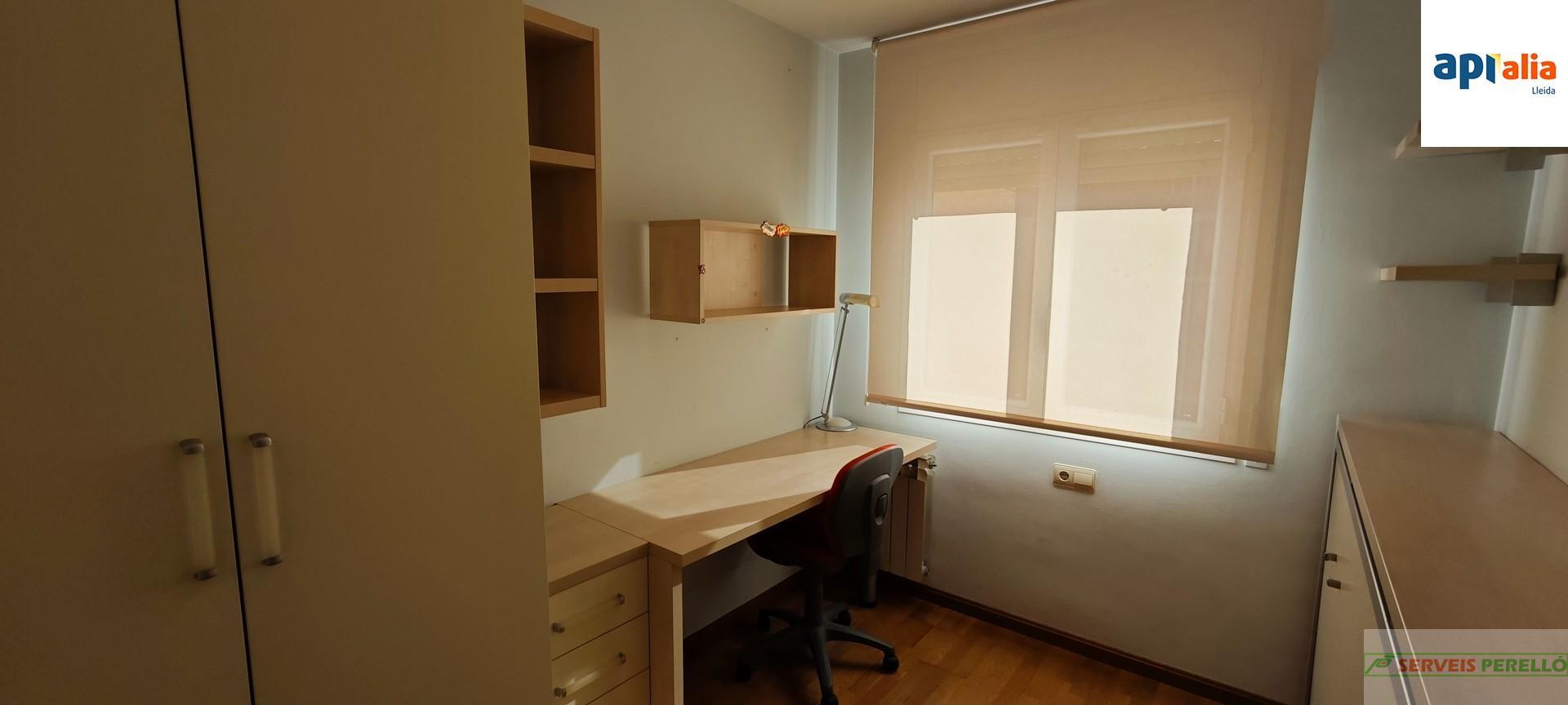 For sale of flat in Lleida