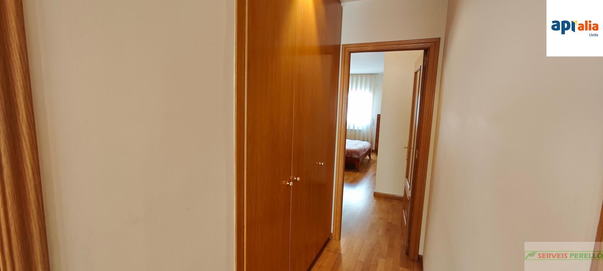 For sale of flat in Lleida