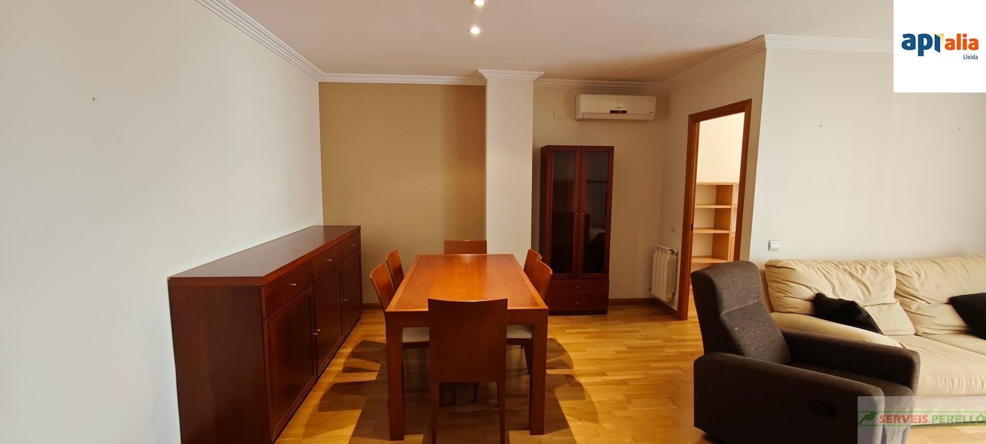 For sale of flat in Lleida