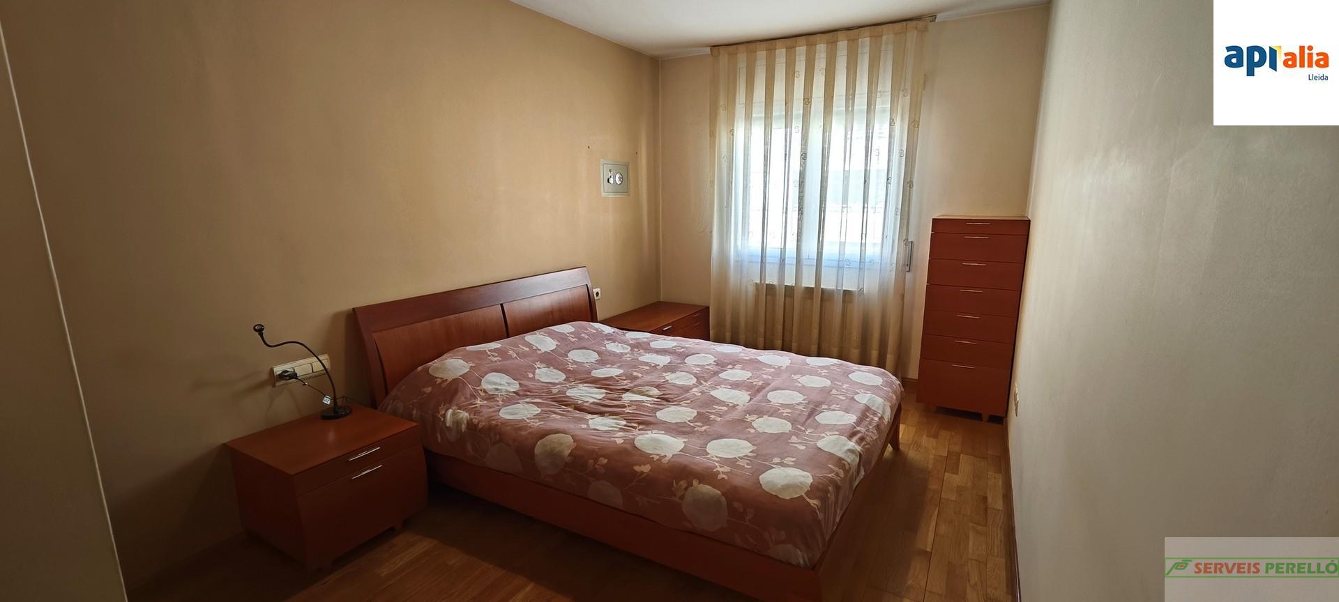 For sale of flat in Lleida