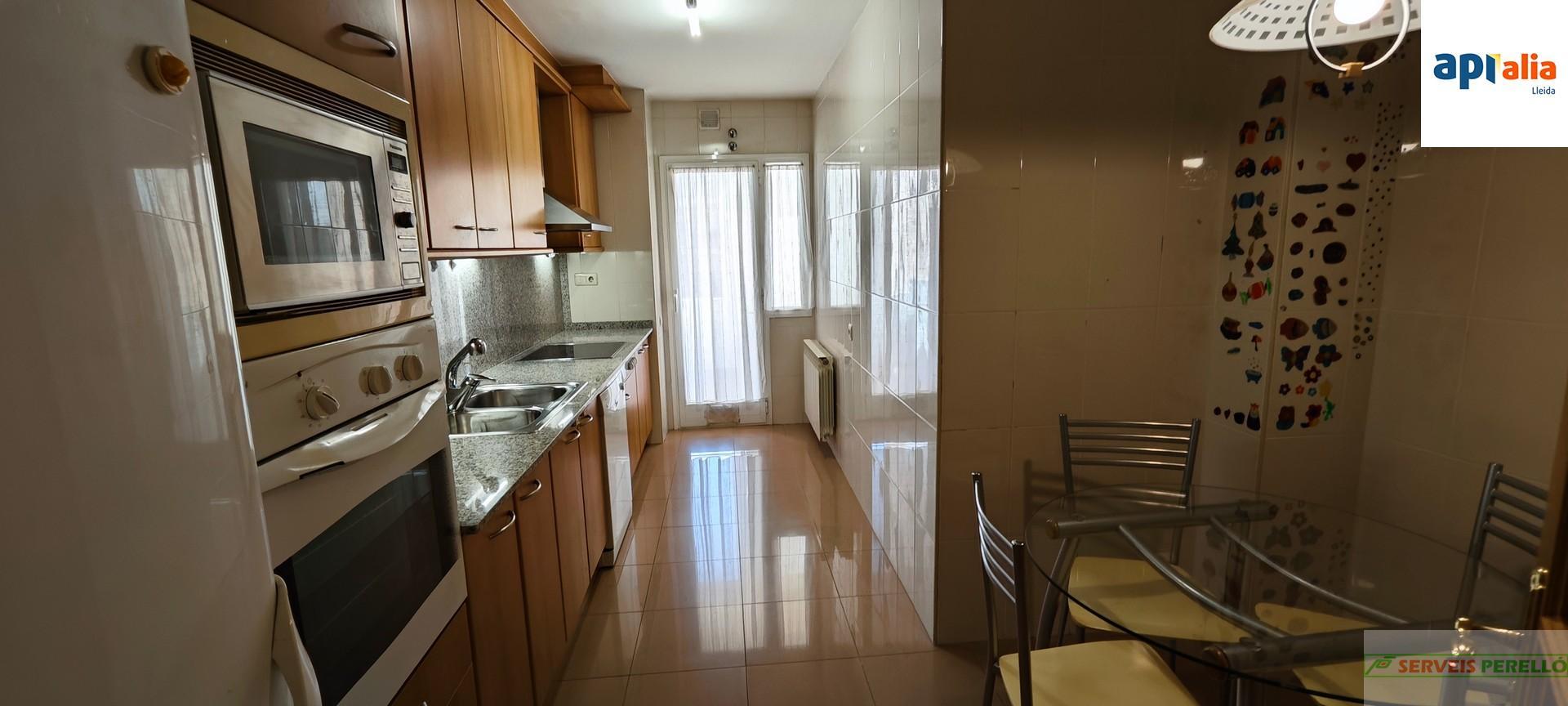 For sale of flat in Lleida