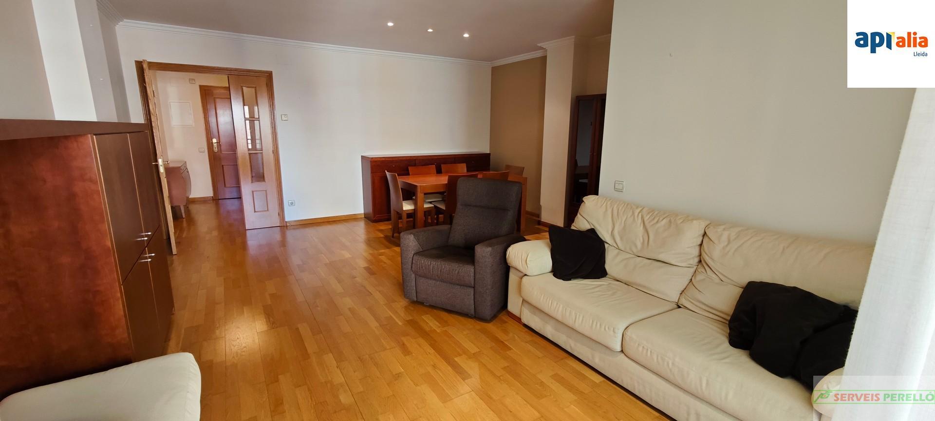 For sale of flat in Lleida