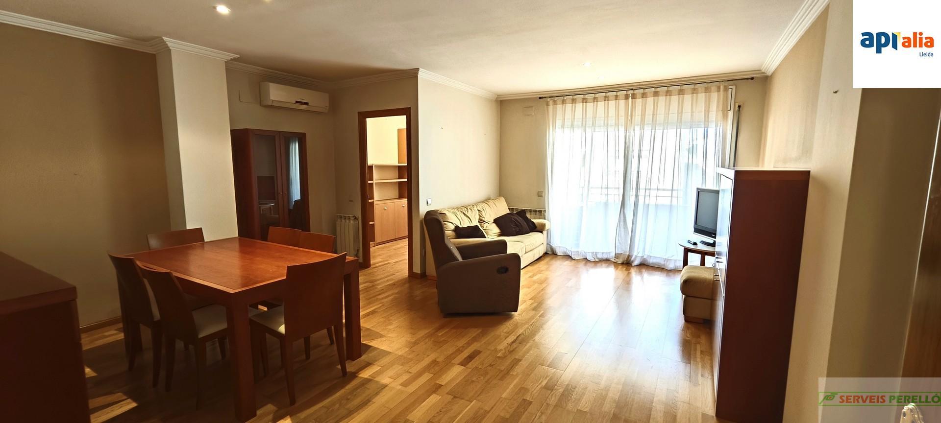 For sale of flat in Lleida