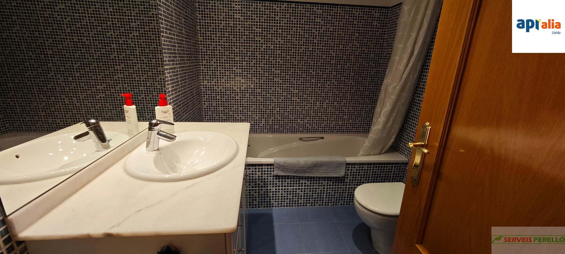 For sale of flat in Lleida