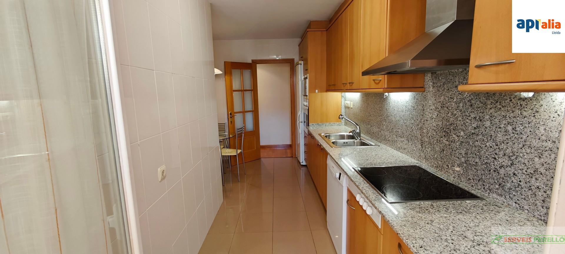 For sale of flat in Lleida