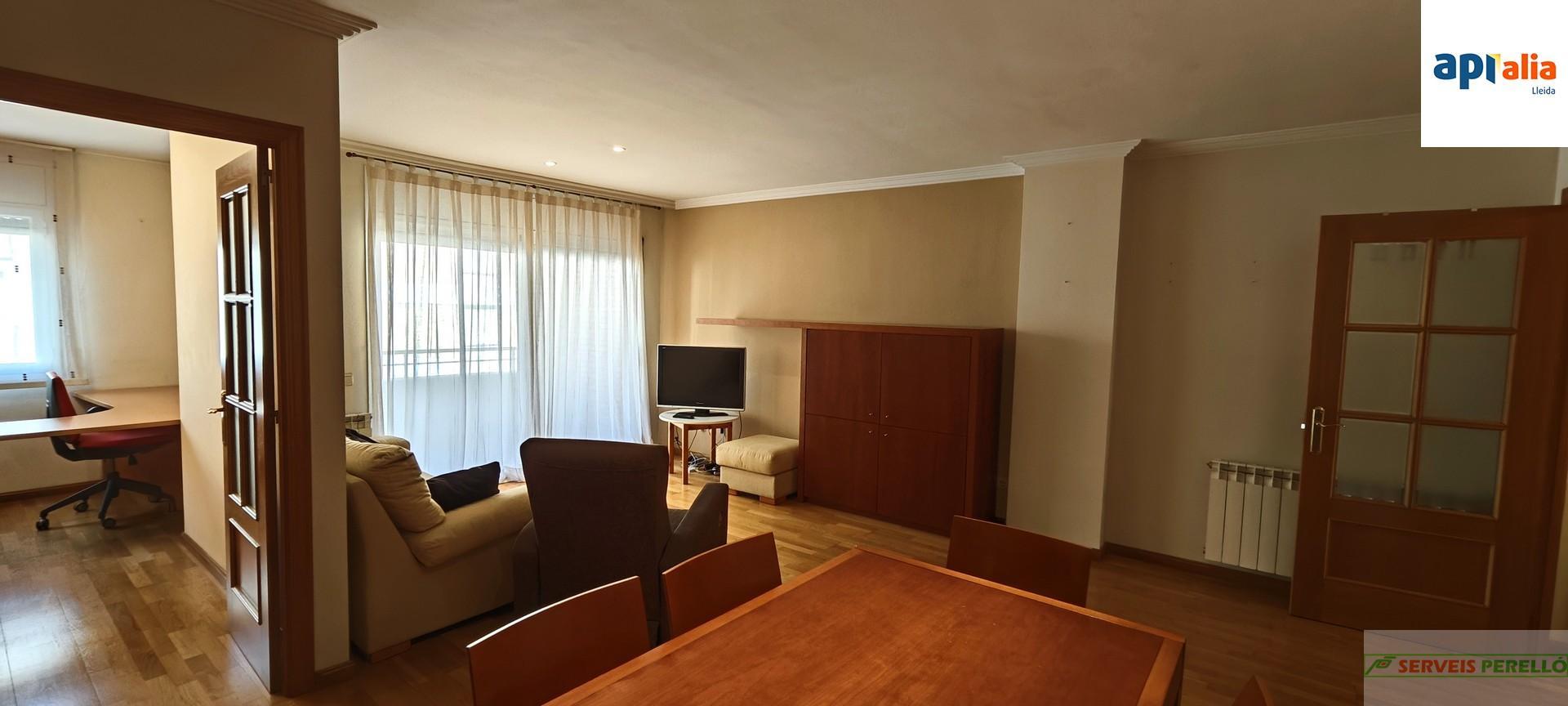 For sale of flat in Lleida