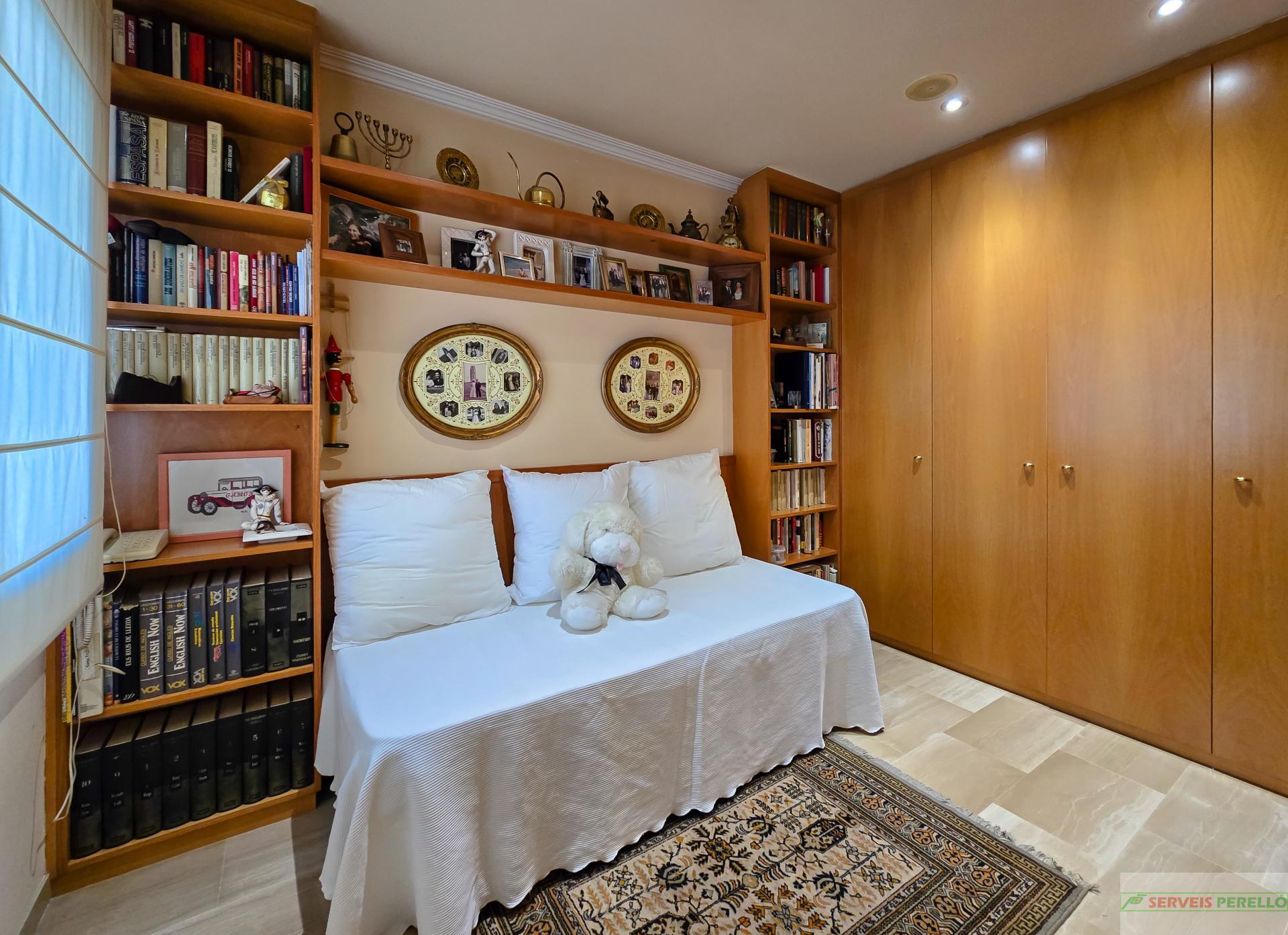 For sale of house in Almenar