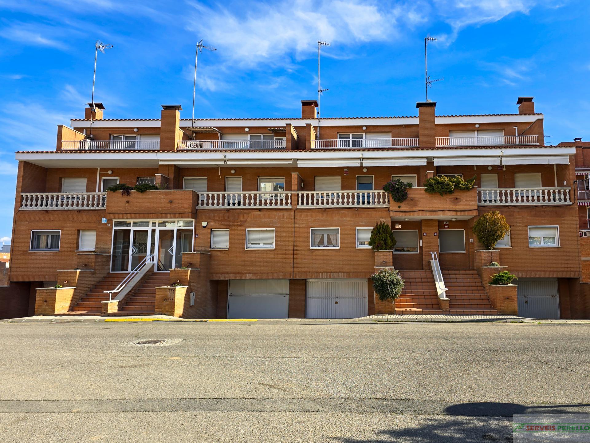 For sale of house in Almenar