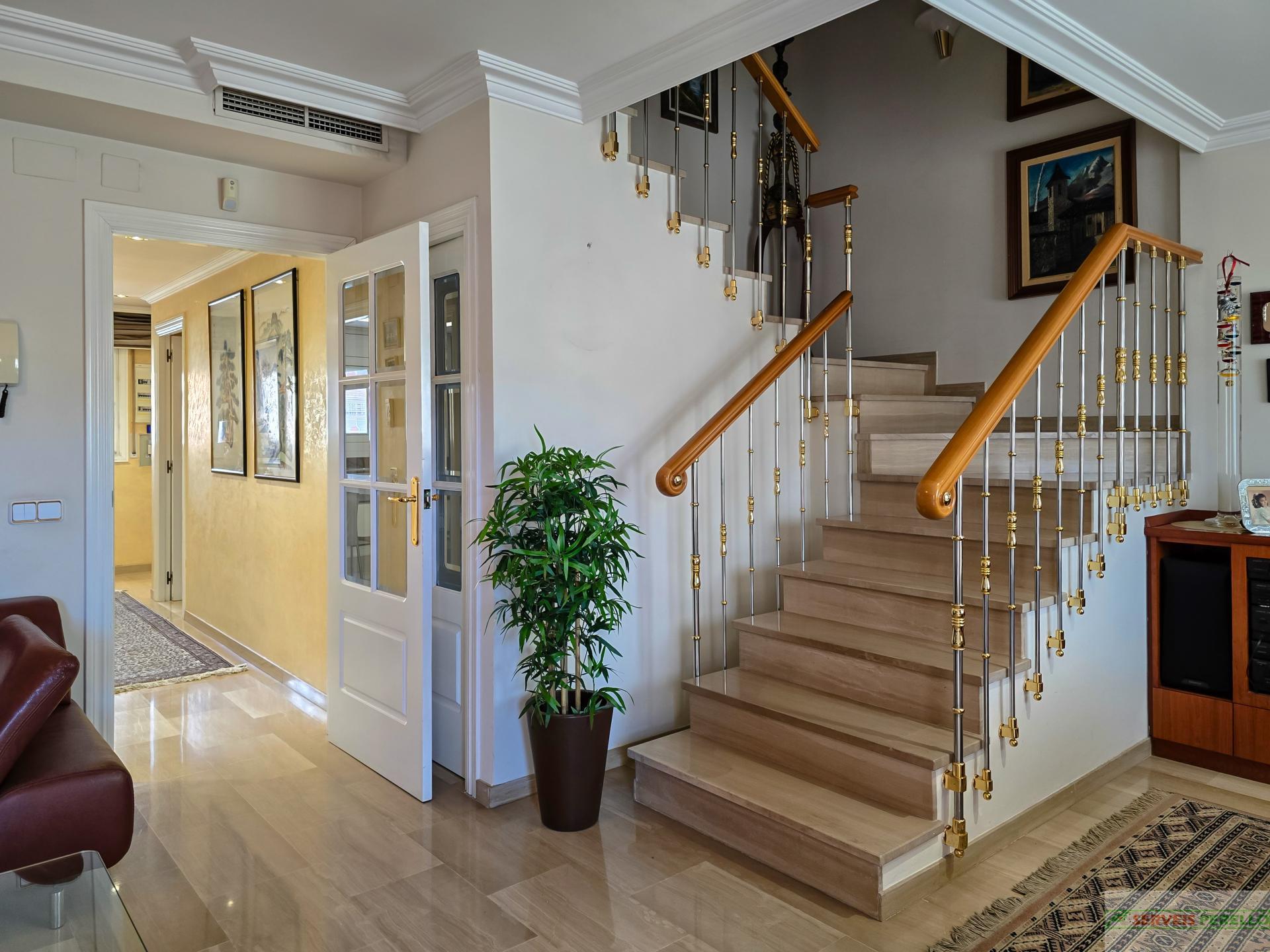 For sale of house in Almenar