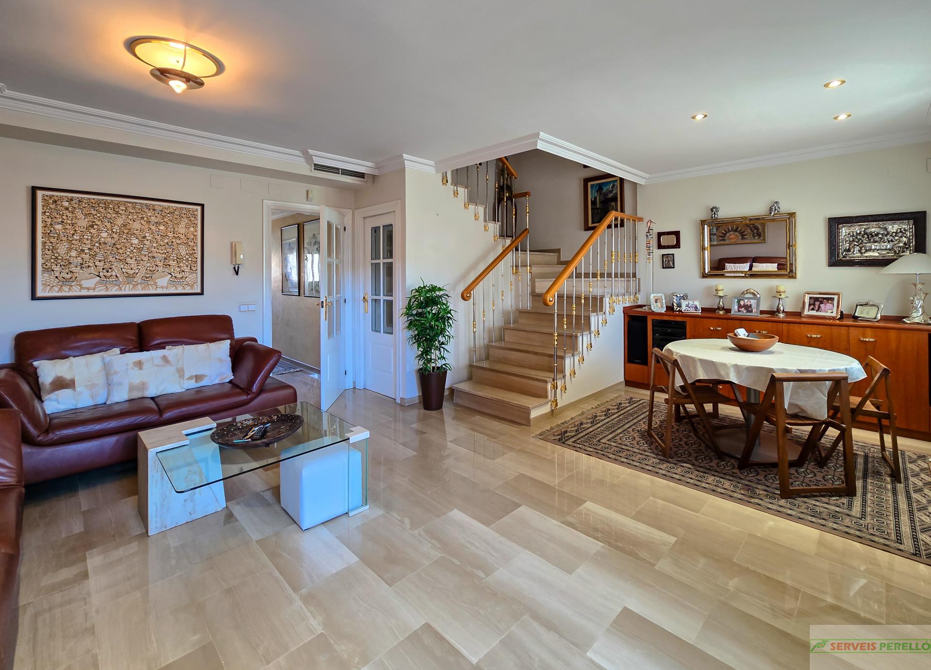 For sale of house in Almenar