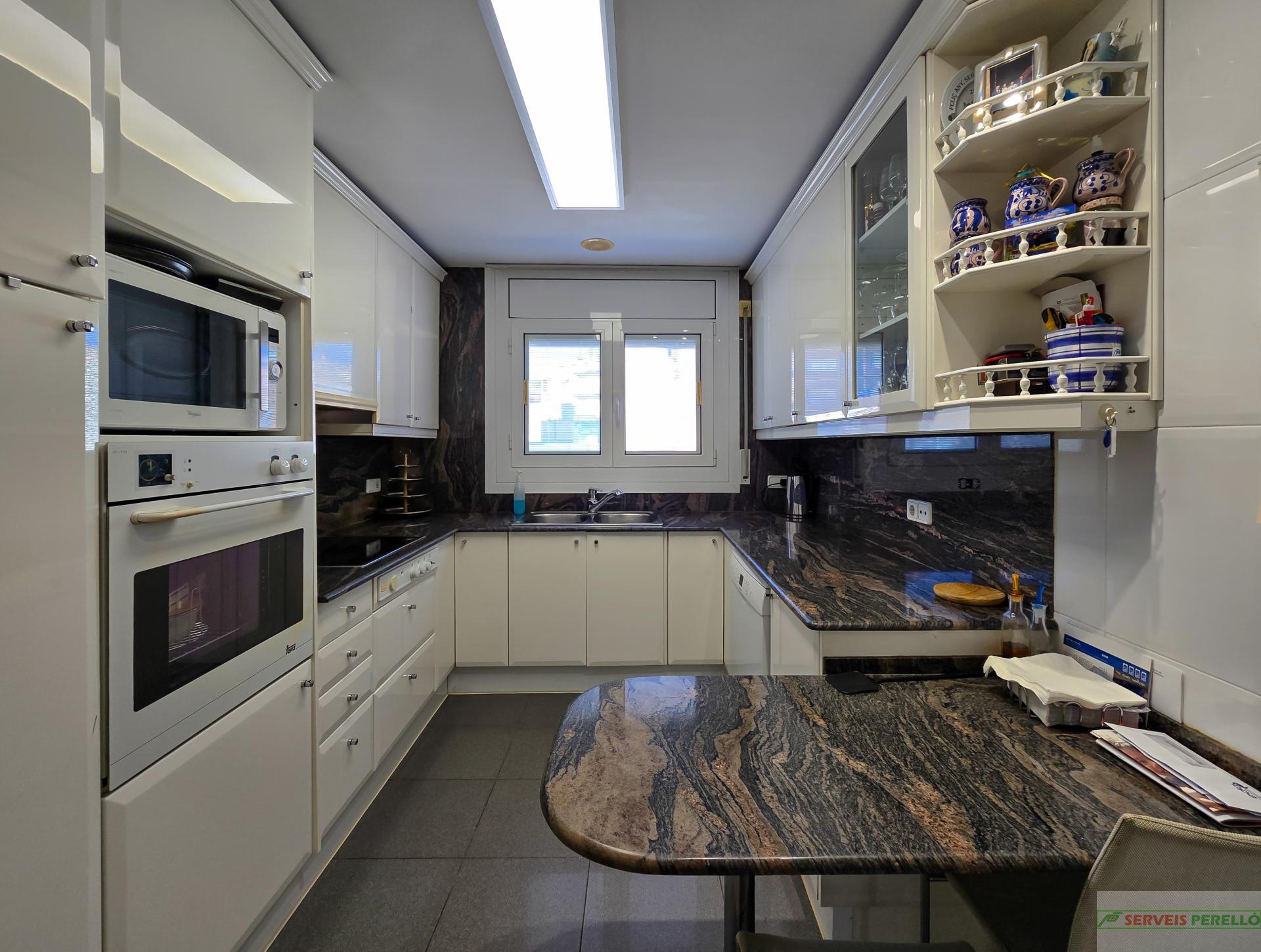For sale of house in Almenar