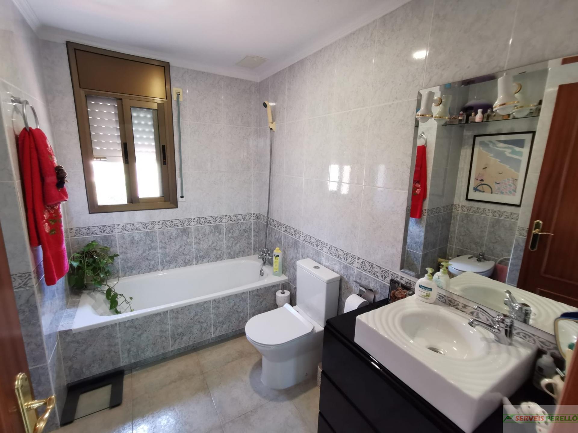For sale of house in Creixell