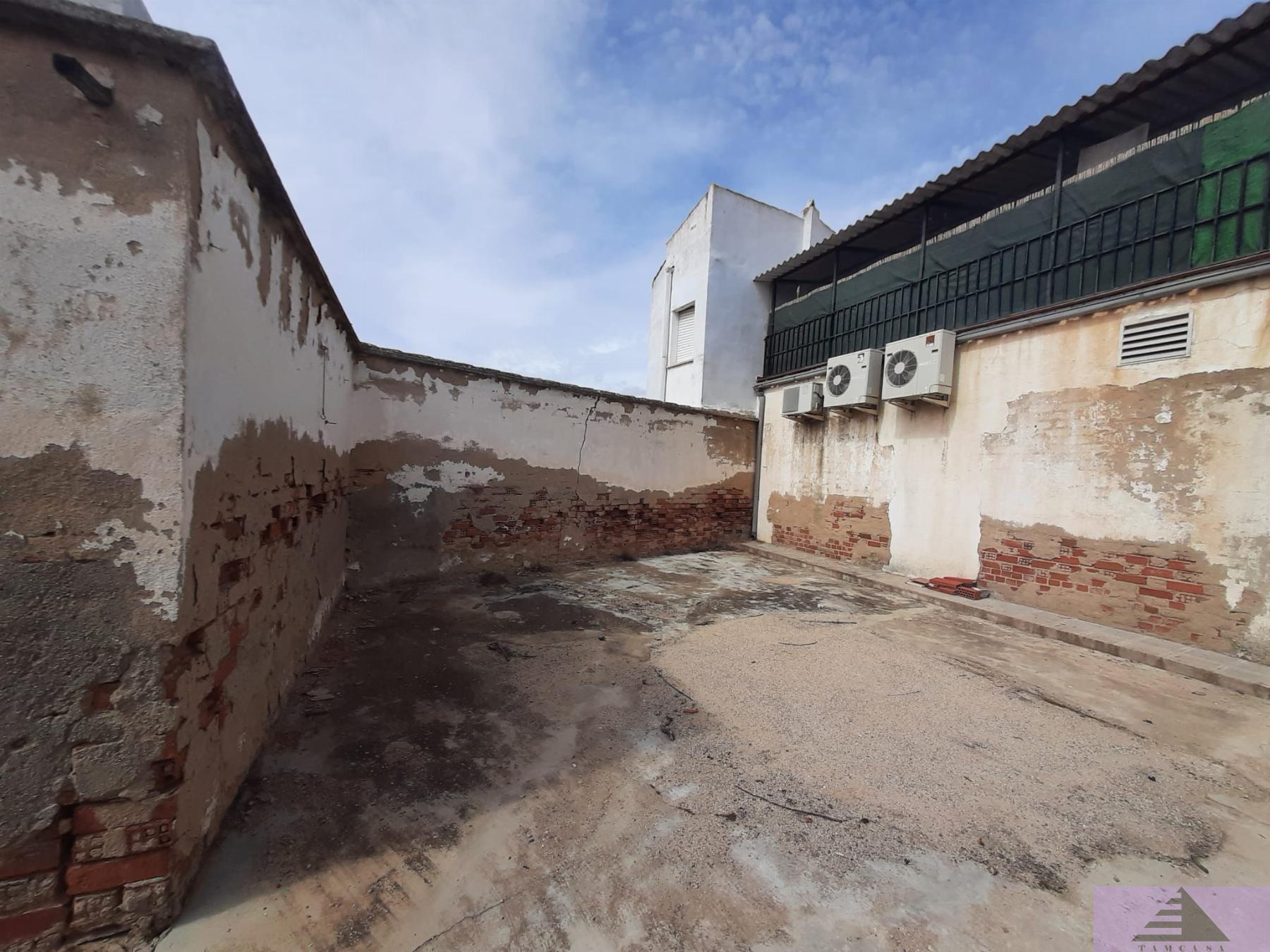 For sale of commercial in El Romeral